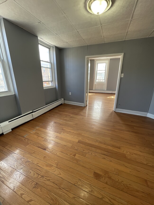 Building Photo - 803 22nd St