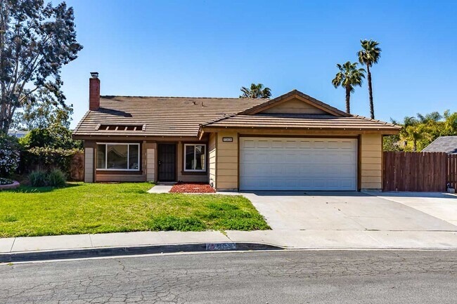 Building Photo - *** STUNNING OCEANSIDE 4/2 HOME , PET FRIE...