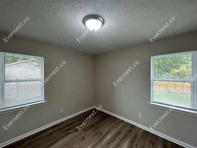 Building Photo - 8641 Kinard Cove