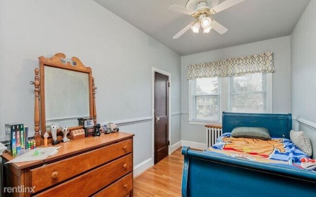 Building Photo - 4 br, 2 bath House - 538 Wilson Pl