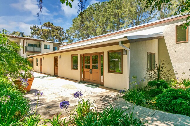 Building Photo - 1780 S El Camino Real