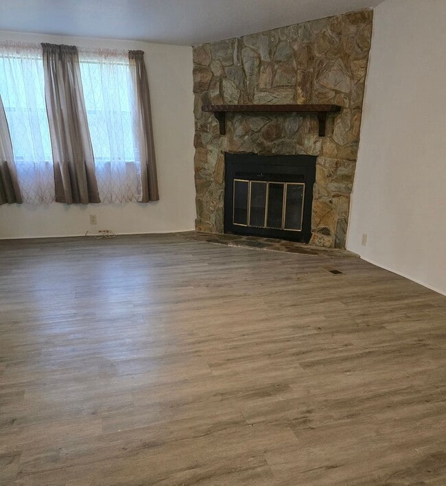 Building Photo - Lovely Home on Huge Fenced Yard in Lecanto!!!