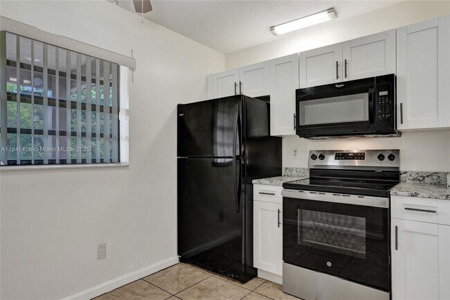 Foto del edificio - 3515 NW 94th Ave