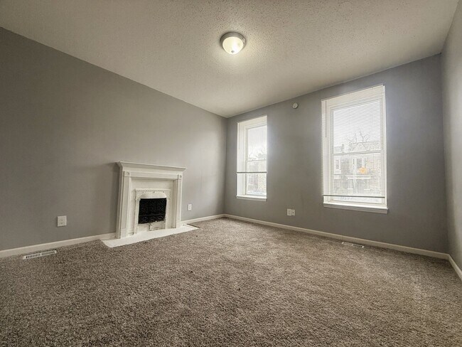 Foto del edificio - 5345 Wells Ave