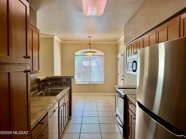 Foto del edificio - 7050 E Sunrise Dr