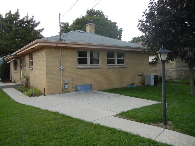 Backyard Patio - 3714 N 84th St