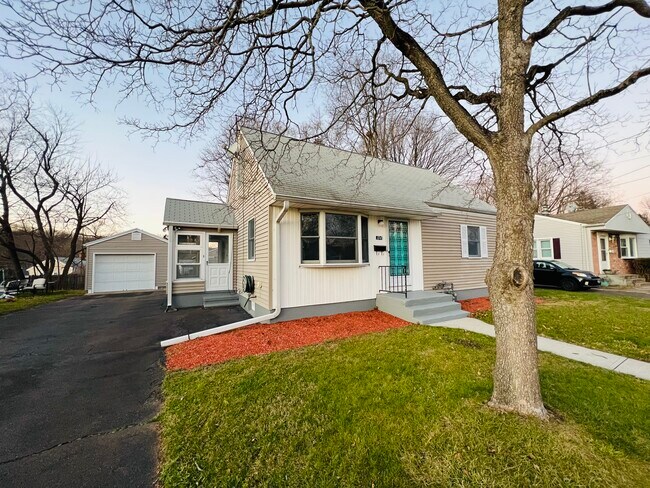 Front Yard - 104 Twin Brook Rd