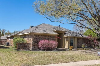 Building Photo - 208 Simmons Dr