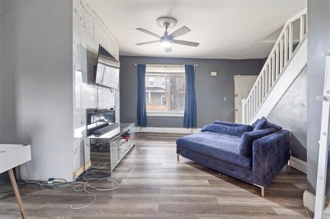 Foto del edificio - 6640 Rowan St