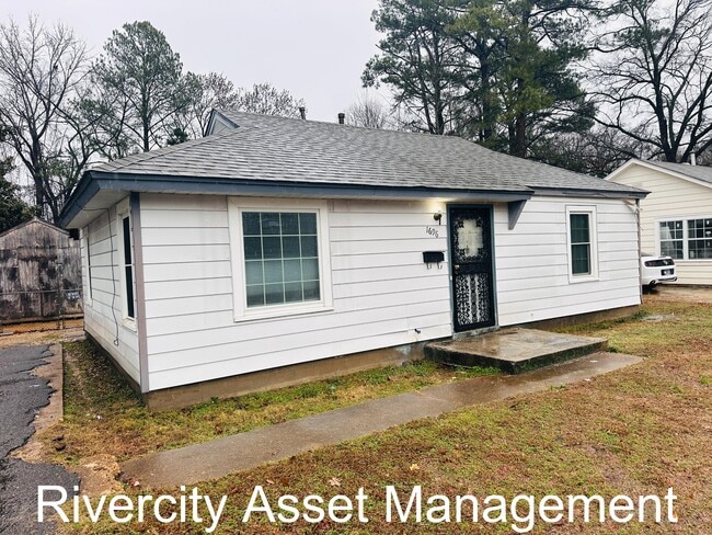 Photo - 1696 Russwood Rd House