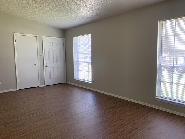 Building Photo - 5408 Peppertree Pkwy