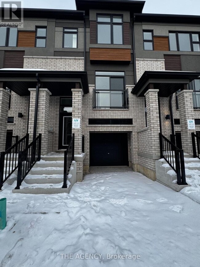 Building Photo - 660 Colborne St W