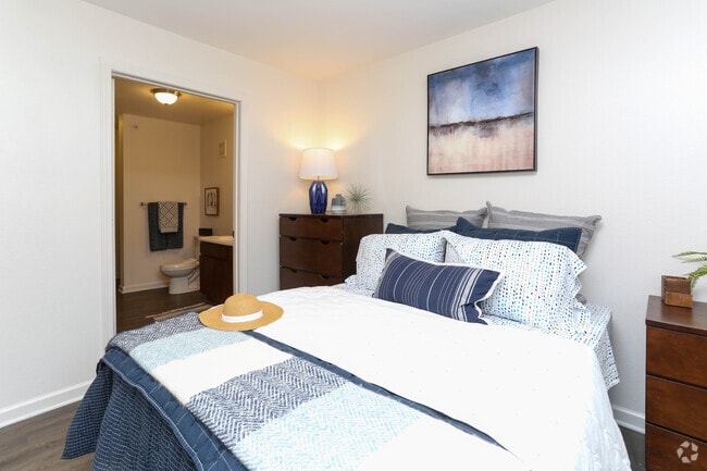 3BR, 3BA - 1,280 - Bedroom - Trifecta