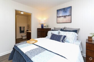 3BR, 3BA - 1,280 - Bedroom - Trifecta