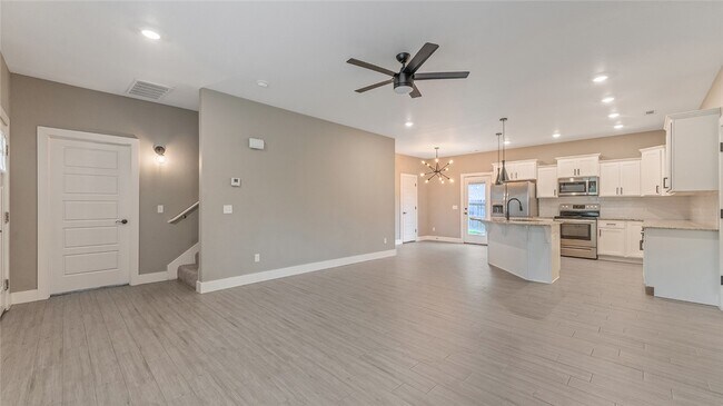 Foto del edificio - 334 W Kinniburgh Dr