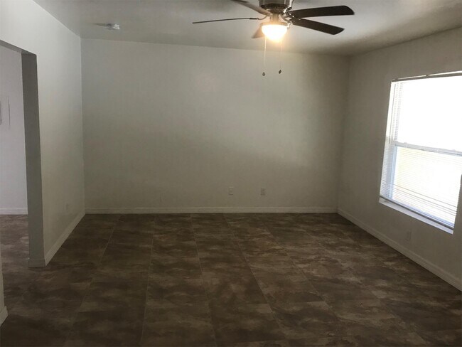 Building Photo - 1161 Poinciana Ct