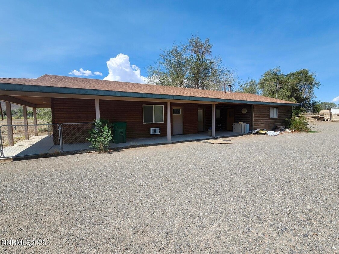 Primary Photo - 880 Truckee Ln