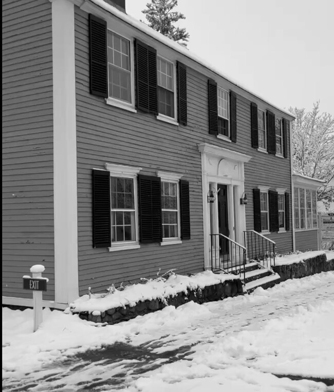 Building Photo - 85 Main St