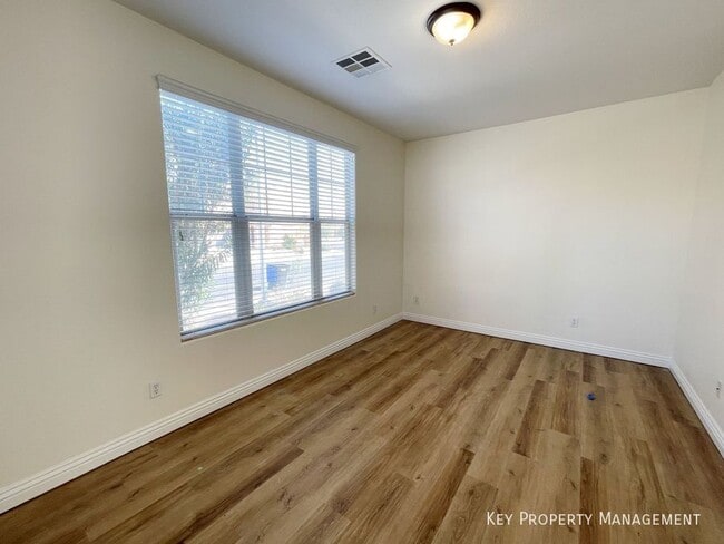 Building Photo - 2913 Big Mountain Ave