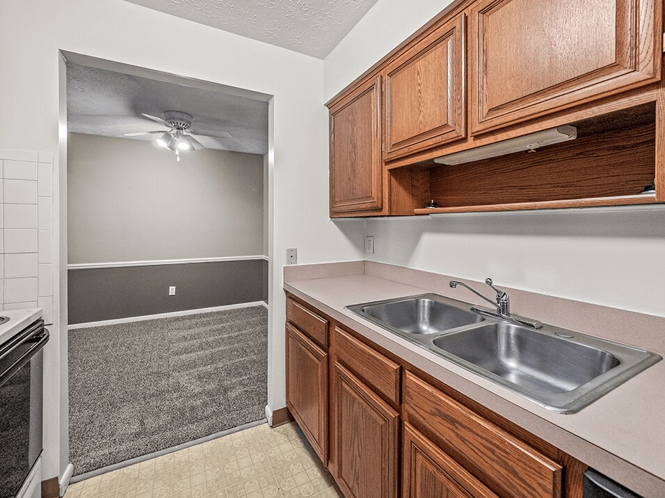 Cedarwood Village Apartments – photo 3