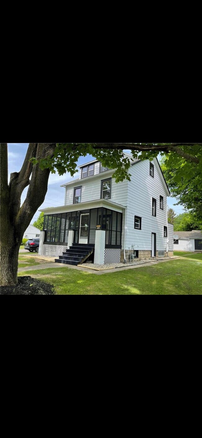 Foto del edificio - 133 Wick Ave