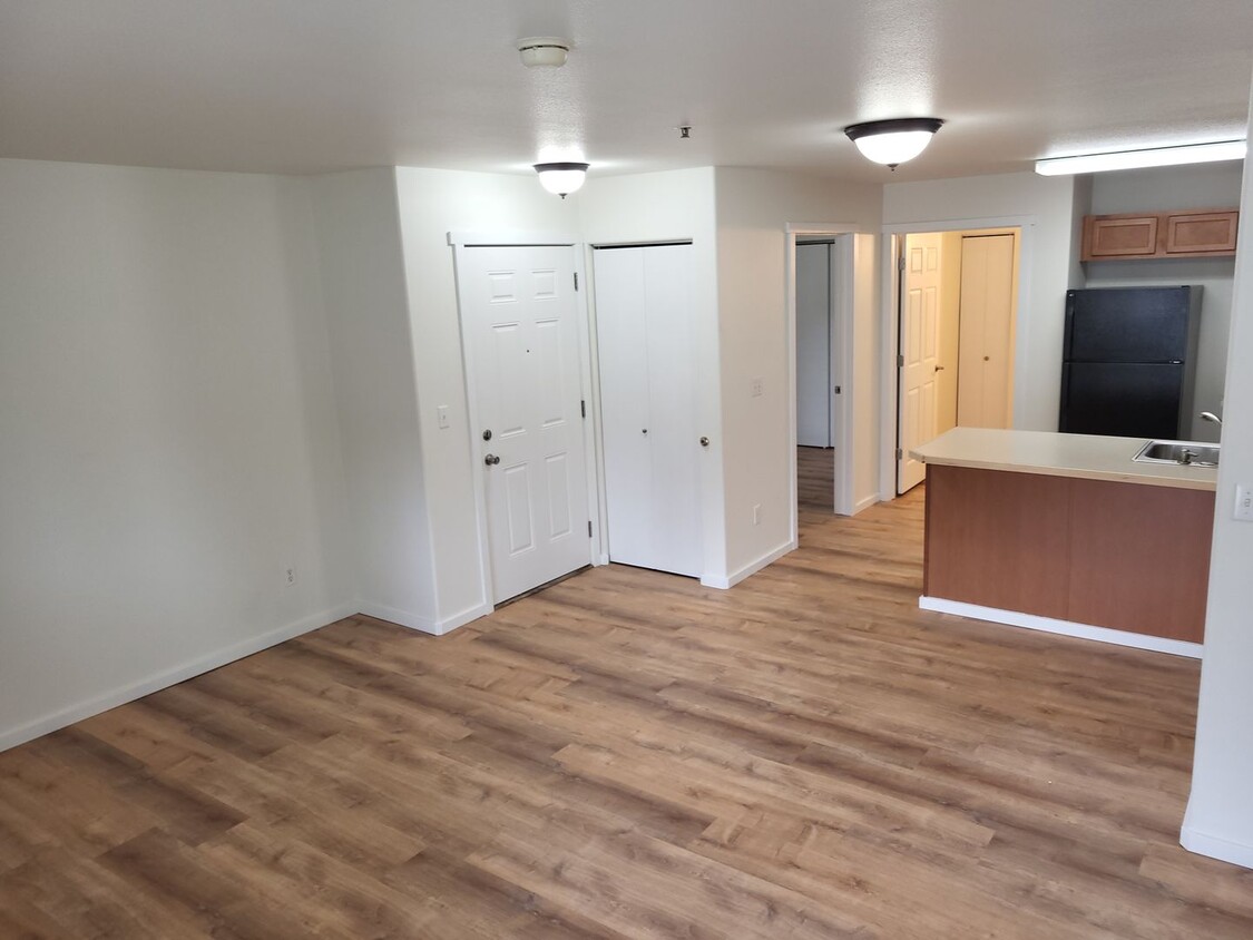 Primary Photo - Charming 3 bedroom 2 bath condominium in P...