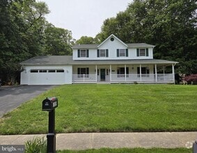 Building Photo - 1009 Wales Dr