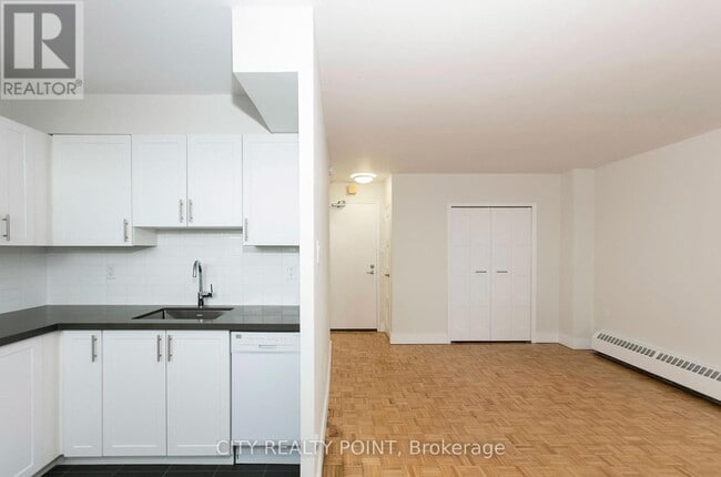 Photo du bâtiment - 485-1485 Huron St