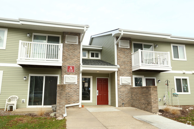 Building Photo - Green Meadows Apartments