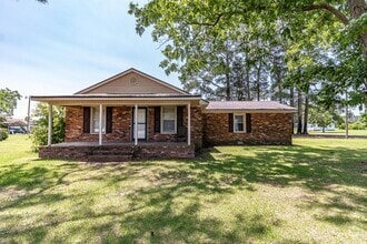 Building Photo - 813 S Beston Rd