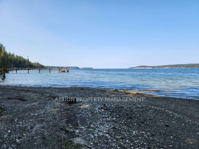 Building Photo - 2 bed 1 bath waterfront home, in Sequim