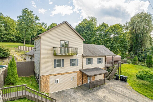 Building Photo - 4 br, 3 bath House - 351 Duff Road