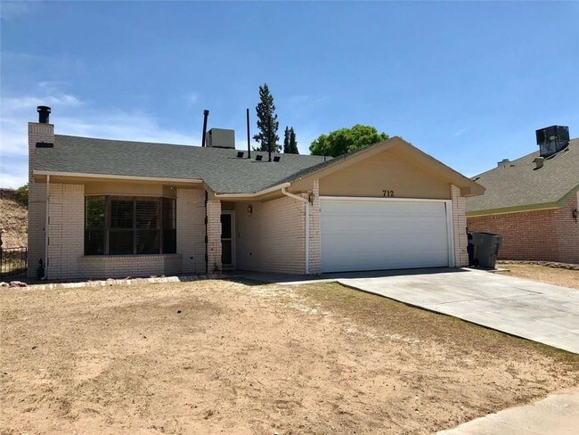 Building Photo - 712 Villa Flores Dr