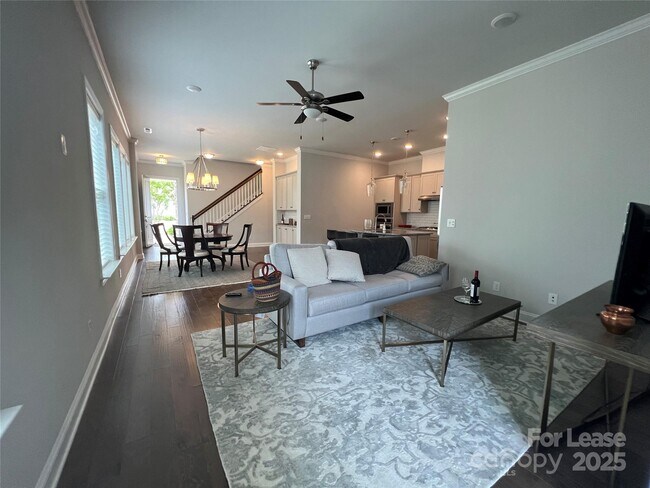 Foto del edificio - 9735 Briarwick Ln