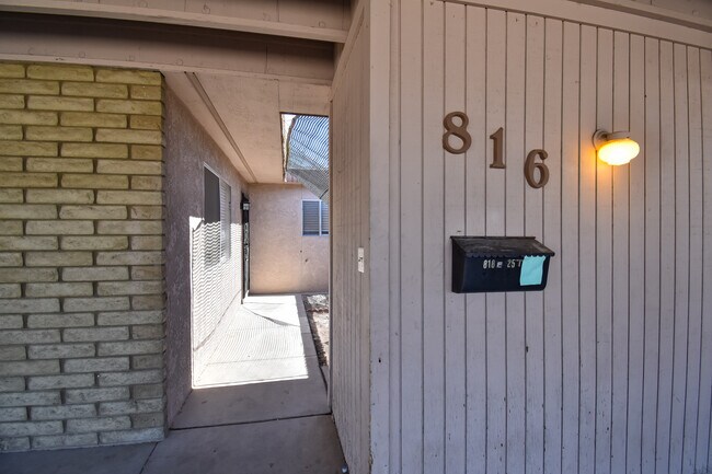 Foto del edificio - 816 E 25th St