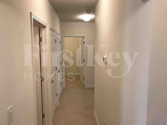 Foto del edificio - 1622 SW 22nd St