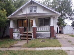 Building Photo - 711 Sumner St