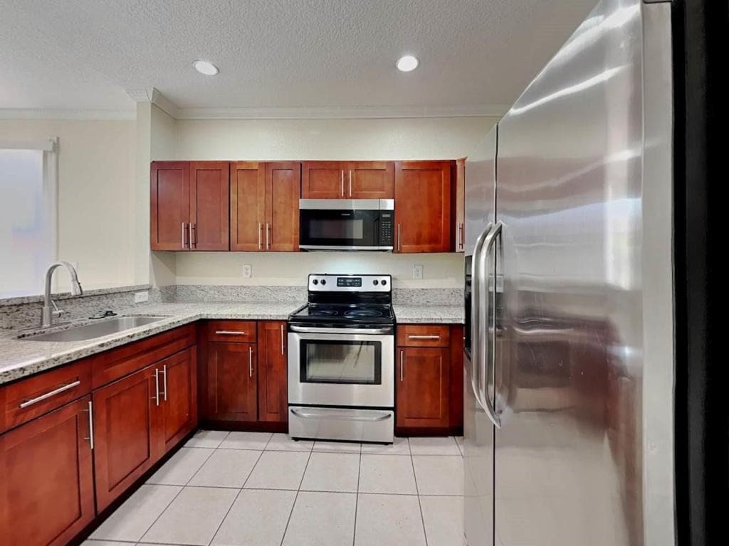 Foto principal - 8113 NW 198th St