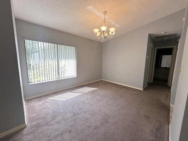 Foto del edificio - "Charming 2-Bed, 2-Bath Retreat on Apple O...