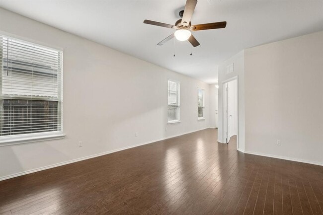 Building Photo - 212 La Dera Dr