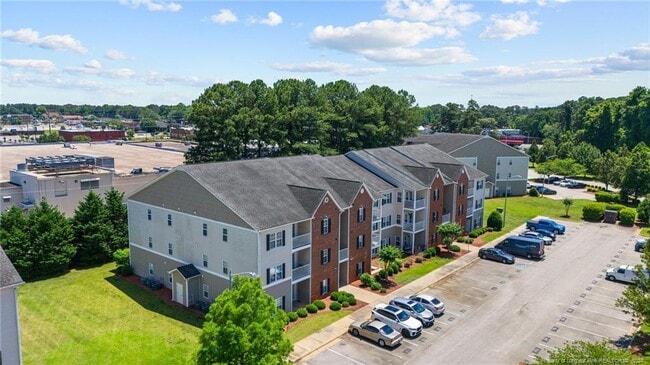 Building Photo - 625 Marshtree Ln