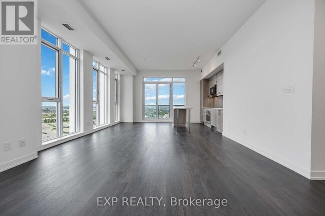 Photo du bâtiment - 8119 Birchmount Rd