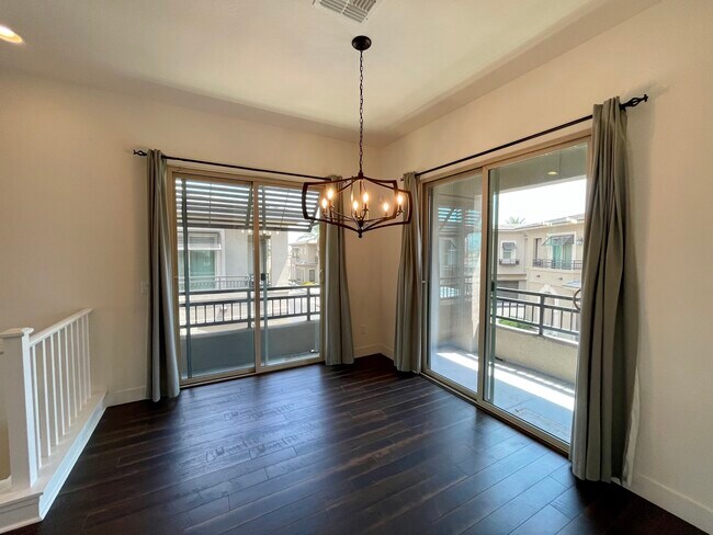 Dining Room - 6565 E Thomas Rd