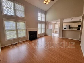 Building Photo - 709 Cattail Cir