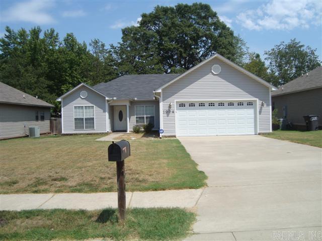 Primary Photo - 1904 Hidden Oaks Dr
