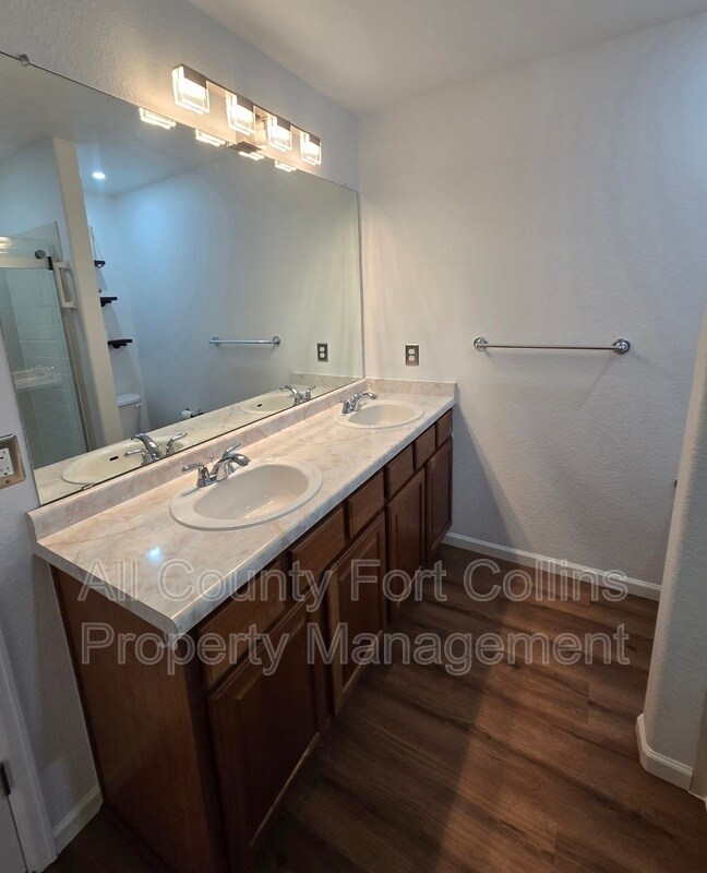 Building Photo - 5014 Brookfield Dr