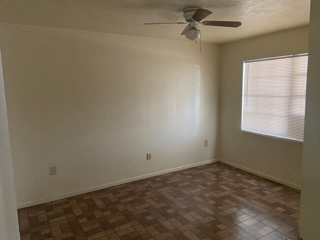 Foto del edificio - 5007 19th St W