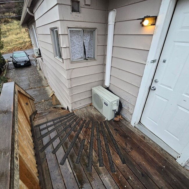 Building Photo - 625 N 8th #B