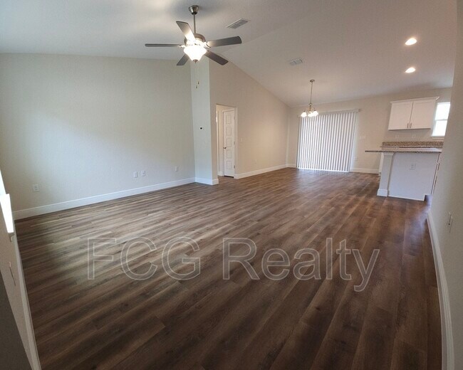 Building Photo - 5 Emerald Trail