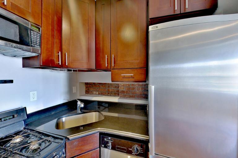 Foto del edificio - 722 Tenth Avenue (49th & 50th St), #4D